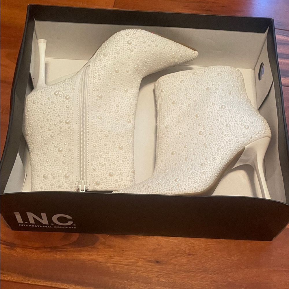 INC International Concepts Women's Cream Heeled Boots